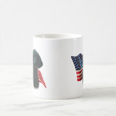 Poodle (schwarze Flagge) Kaffeetasse (Mittel)