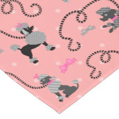 Poodle Skirt Retro Pink and Black 50s Pattern Kurzer Tischläufer (Ecke)