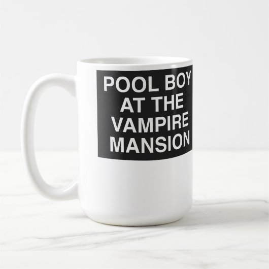 Pool Boy in der Vampir-Villa Kaffeetasse (Links)