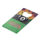 Pool ist Glück Kreditkartenflaschenöffner (Vorderseite Schrägansicht)