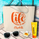Pool Life Orange Jumbo Stoffbeutel<br><div class="desc">Machen Sie eine Aussage oder geben Sie als lustiges Geschenk,  diese natürliche Farbe Tote Tasche mit Ihrem Namen und "Pool life cuz Strände salzig" in chic orange Schrift. PASSENDE Artikel in unserer Sammlung.</div>