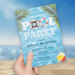 Pool-Party Einladung - Kids Custom Foto Upload<br><div class="desc">Unsere Kinderbecken-Party Einladung ist perfekt für Ihre nächste Feier. Es verfügt über einen praktischen Platz, um Ihr eigenes Foto hochzuladen, und viel Platz, um sicherzustellen, dass Ihre Gäste alle Informationen, die sie benötigen, haben. Tropische Palmen hängen über einem glitzernden Hinterhofpool. Es ist Teil eines passenden Set mit Party-Dekor, das rund...</div>