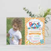 Pool Party Einladung Orange Splish Splash Boy (Stehend Vorderseite)