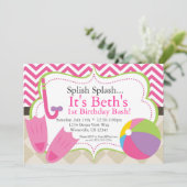 Pool Party Hot Pink Zickzack und Tan Raute Einladu Einladung (Stehend Vorderseite)
