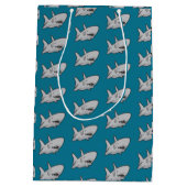 Pool Party Shark Birthday Geschenktaschen Mittlere Geschenktüte (Rückseite)