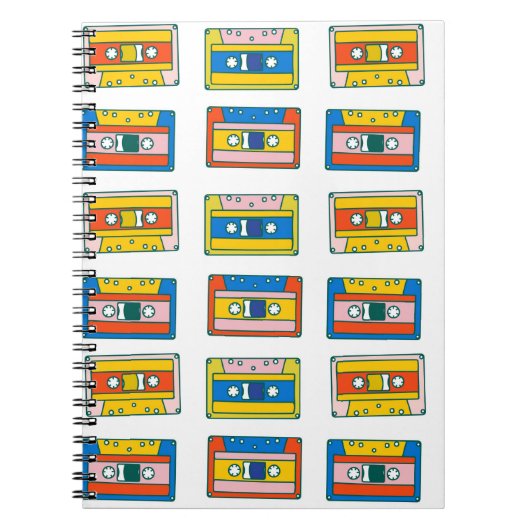 Pop Art 90s nahtlose Muster von Musikkassetten. B Notizblock (Vorderseite)