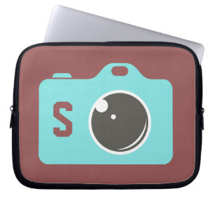 Pop Art Blue Camera Burgundy Monogram Laptopschutzhülle