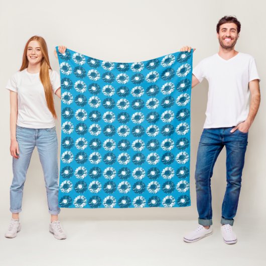 Pop Art Daisies - Shades of Denim Blue Fleecedecke (Beispiel)