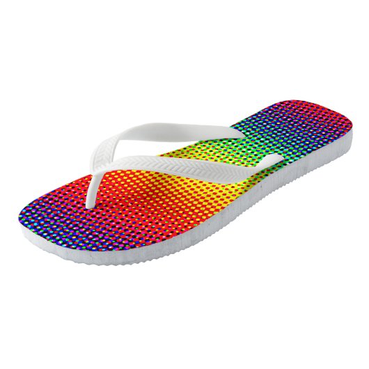 Pop Art Dots Rainbow Bright Farbiger Gay Pride Badesandalen (Schrägansicht)