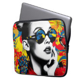 Pop-Art-Frau mit Sonnenbrille Laptopschutzhülle (Vorderseite Links)