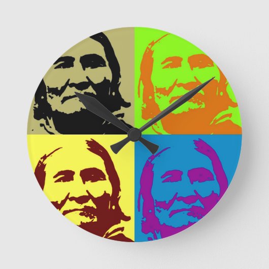 Pop Art Freedom Fighter Geronimo Runde Wanduhr (Vorderseite)