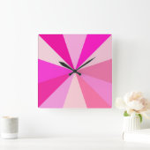 Pop Art Modern 60er Funky Geometric Rays in rosa Quadratische Wanduhr (Zuhause)