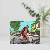 Pop Art Sasquatch Forest Comic Panel Graphic Postkarte (Stehend Vorderseite)