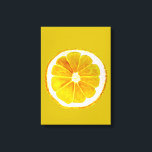 Pop Art Zitronengelb Leinwanddruck<br><div class="desc">Eine niedliche und farbenfrohe,  lebendige Scheibe aus einem Originalgemälde der Künstlerin Sacha Grossel. Dieses große Zitrusfrüchte im Pop-Stil ist gelb und sehr hell und farbenfroh,  vor einem individuell gestaltbaren kanarisch-gelben Hintergrund. Quirkisch und originell.</div>