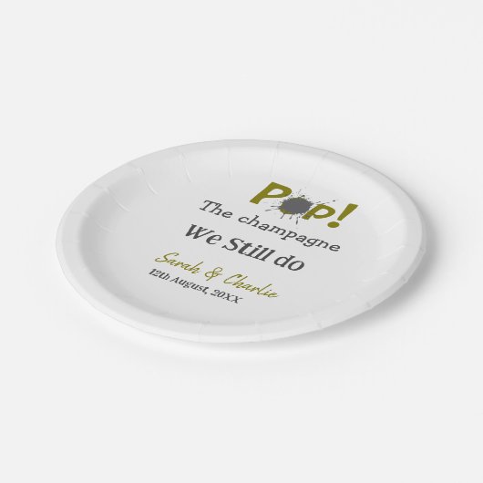 Pop den Champagner machen wir immer noch goldgraue Pappteller (Schrägansicht)