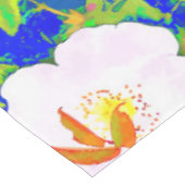 Pop Flowers Tischdecke (Schrägansicht)