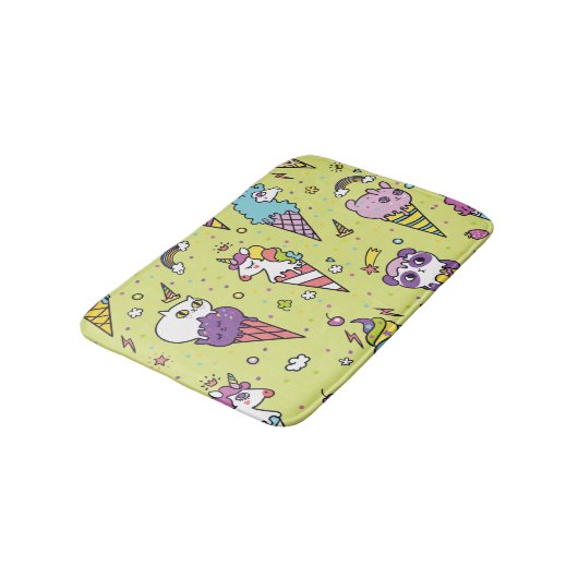 Pop Niedliche Eiscreme: Tiermuster Badematte (Schrägansicht)