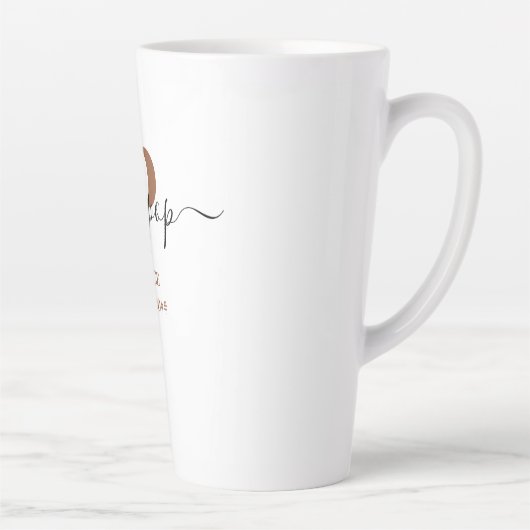Pop-Pop Elegante Script Monogram Brown White Milchtasse (Rechts)