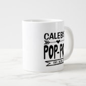 Pop Pop Jumbo Tasse mit Großkindname und -jahr (Vorderseite Rechts)