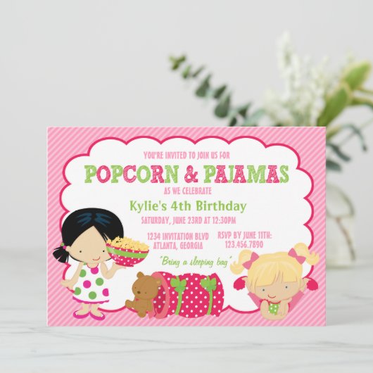 Popcorn-und Pyjamassleepover-Party Einladung (Stehend Vorderseite)