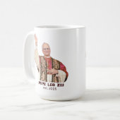 Pope Leo XIV Est 2025 Commemorative Kaffeetasse (Vorderseite Links)
