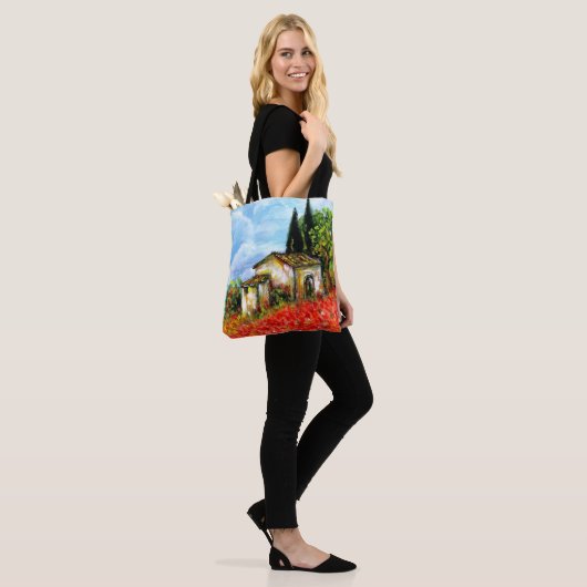 POPPIEN IN DER TUSKANISCHEN LANDSCHAFT Rote Blume Tasche (Am Model)