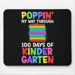 Poppin meinen Weg durch 100 Tage Kindergarten stu Mousepad