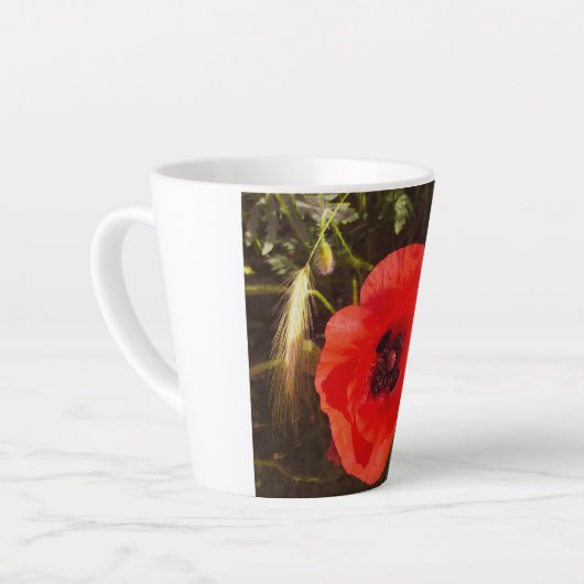 Poppy Latte Mug - Fantasy Vibrant Red Meadow Milchtasse (Linke Ecke)