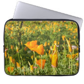 Poppy Patch Laptopschutzhülle (Vorderseite)