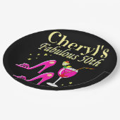 POPULAR PINK 50. GEBURTSTAG DIVA DESIGN PAPPTELLER (Schrägansicht)