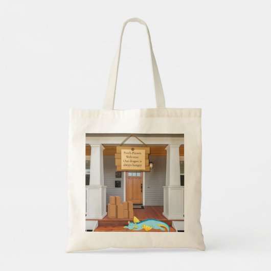 Porch Pirates Willkommen: Unser Drache ist immer h Tragetasche (Rückseite)