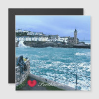 Porthleven Uhrturm + Gewartet für Fischskulpturen