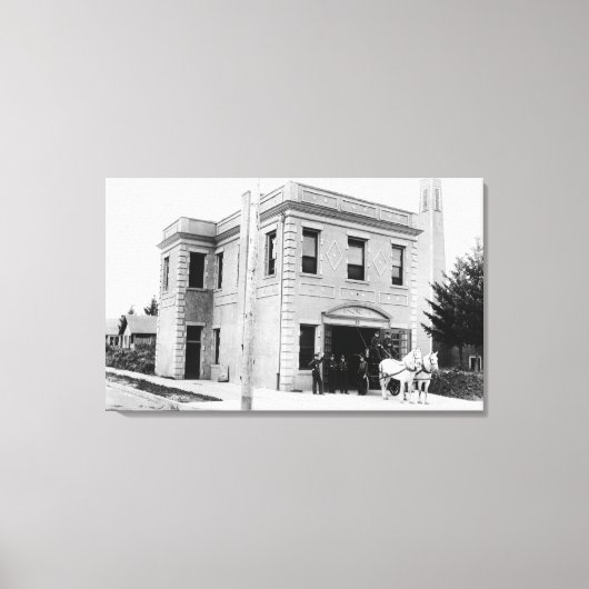 Portland, OR Fire Station #30 Pferdekart Leinwanddruck (Vorderseite)