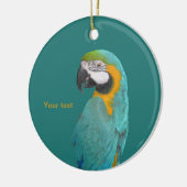 Portrait "Blue and Gold Macaw" personalisieren Keramik Ornament (Links)