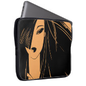 Portrait des Mädchens mit entlassenen Haaren Laptopschutzhülle (Vorne Rechts)