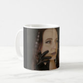 Portrait einer jungen Frau Kaffeetasse (Vorderseite Links)
