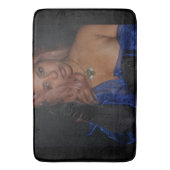 Portrait einer schönen jungen Frau Badematte (Vorderseite Vertikal)