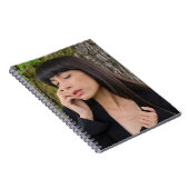 Portrait einer schönen jungen Frau Notizblock (Rechte Seite)