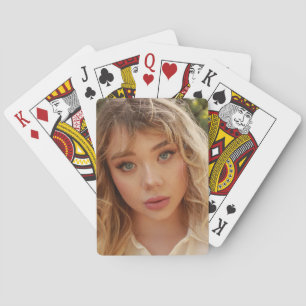 Portrait einer schönen jungen Frau Spielkarten