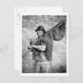 Portrait eines Fischers, der seine Netze trägt (b/ Postkarte (Vorne/Hinten)