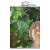 Portrait eines Neugeborenen (Weißschwanzhirsche) Flachmann (Rückseite)