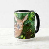 Portrait eines Neugeborenen (Weißschwanzhirsche) Tasse (VorderseiteRechts)