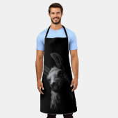 Portrait Head Niedlich Llama mit schwarzem Hinterg Schürze (Getragen)