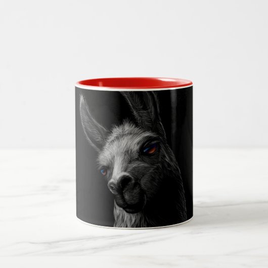 Portrait Head Niedlich Llama mit schwarzem Hinterg Zweifarbige Tasse (Mittel)
