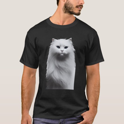 Portrait Of A White Longhaired Cat Finely Detailed T-Shirt (Vorderseite)