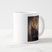 Portrait von A Lion Jumbo-Tasse (Vorderseite Rechts)