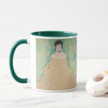 Portrait von Amalie Zuckerkandl von Gustav Klimt Tasse<br><div class="desc">Das unvollendete Portrait von Amalie Zuckerkandl (1917) von Gustav Klimt ist ein Vintages Viktorianisches Kunstporträt aus der Ära mit einer Frau, die sich mit den Armen in Richtung der Stadt gefaltet und von der Schultergurke, die zum Boden fließt, sitzt. Kunstkritiker sagen voraus, dass dieses Werk Klimts klassische Goldblatttechnik eingebunden hätte....</div>