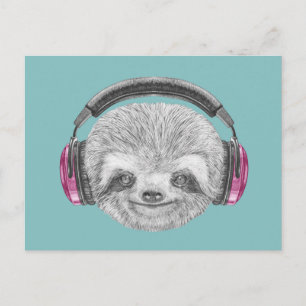 Portrait von Sloth Tragen von Kopfhörern Postkarte