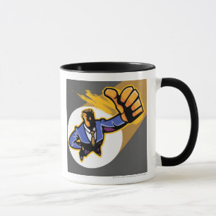 Porträt des jungen Mannes Daumen zeigend Tasse