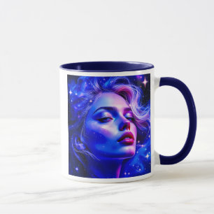 Porträt einer Frau in blauem Licht. Tasse